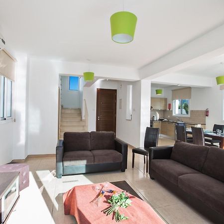 Avra Villas باراليمني المظهر الخارجي الصورة