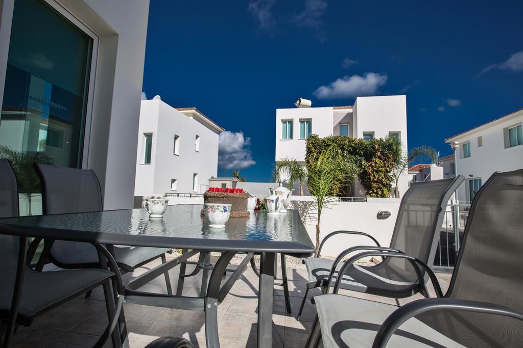 Avra Villas باراليمني الغرفة الصورة