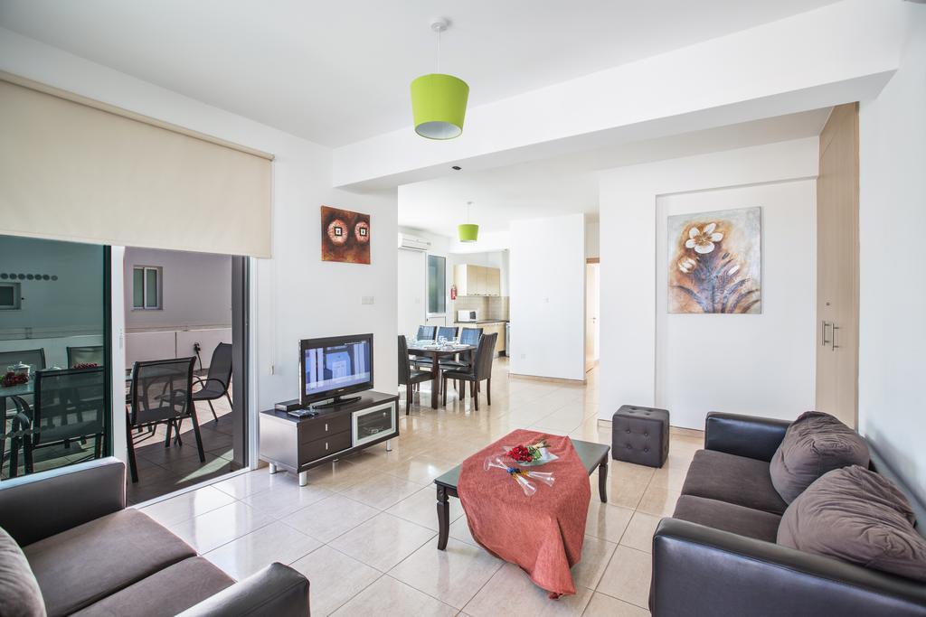 Avra Villas باراليمني الغرفة الصورة