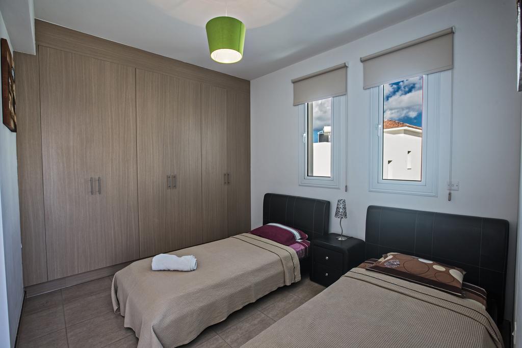 Avra Villas باراليمني الغرفة الصورة
