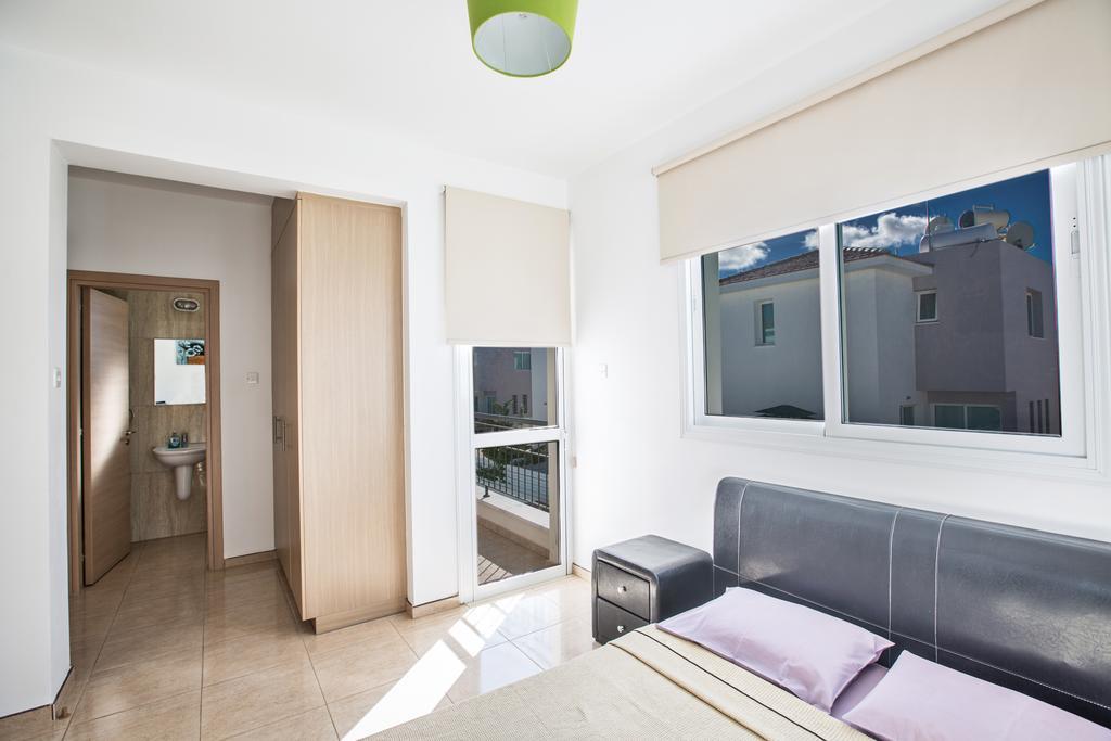 Avra Villas باراليمني الغرفة الصورة
